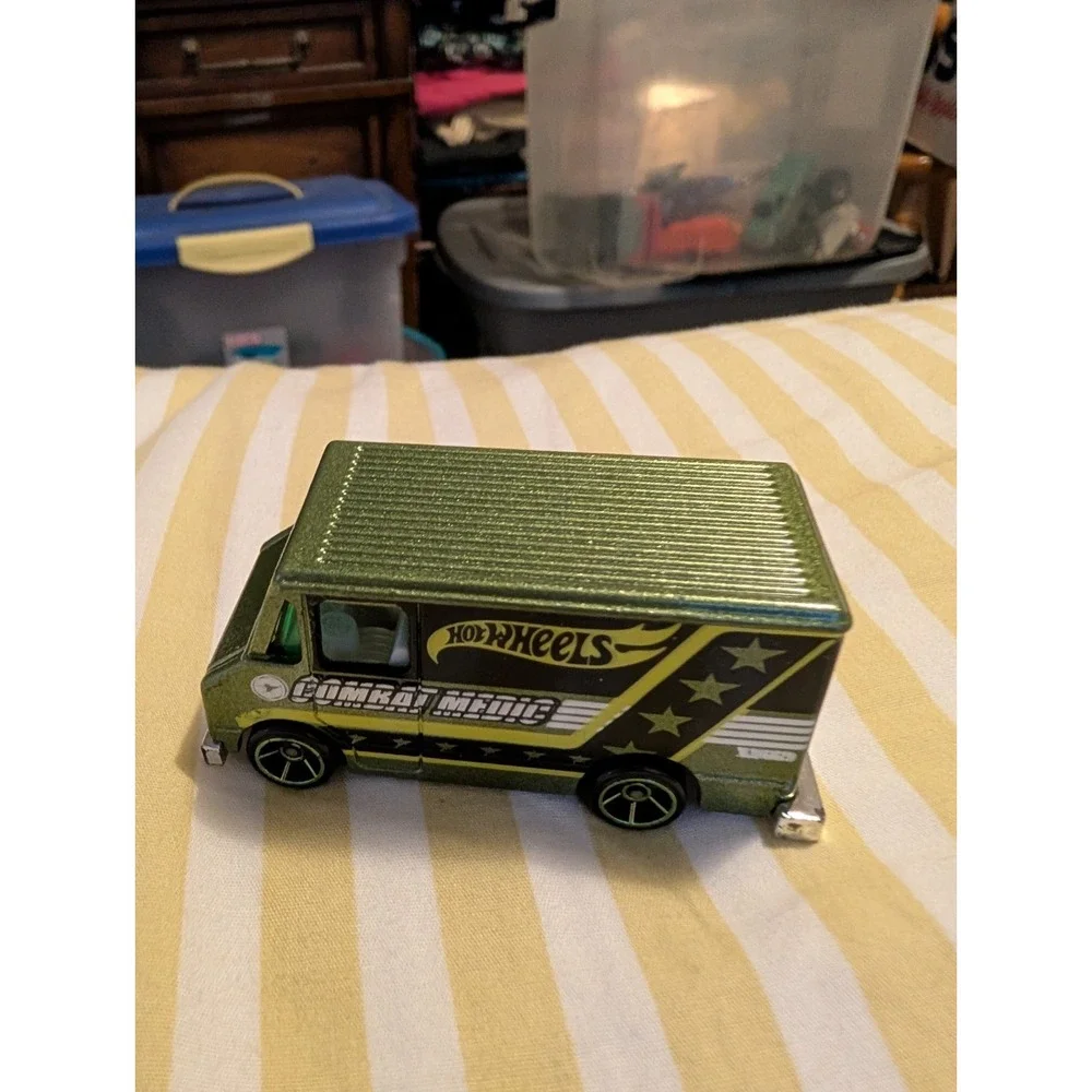 2015 Hot Wheels Combat Medic Green HW City Rescue OH5 Wheels CFH67 1:64